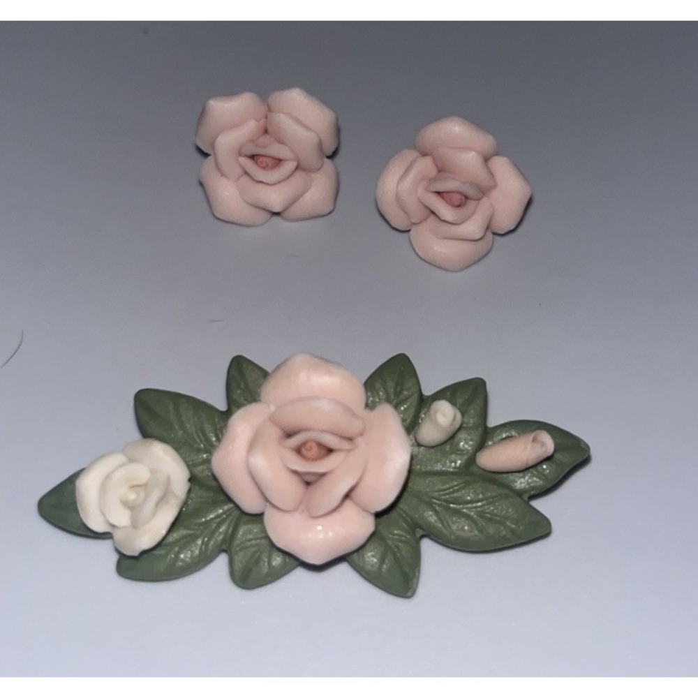 Vintage Italian‎ Capodimonte Porcelain Rose Brooch 2.5" X 1" and Pierce Earrings